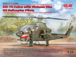 ICM 1/32 US AH-1G Cobra Attack Helicopter W/ Pilots (3) 32062