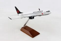 Skymarks 1/130 Air Canada Boeing 737-MAX8 Plastic Replica SKR983-1