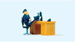 Preiser 1/87 HO Seated Policeman USA 29089