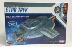 Polar Lights Star Trek 1/1000 U.S.S. Defiant NX-74205 POL952