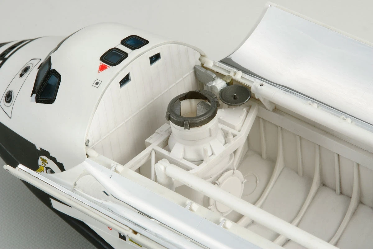 Tamiya 1/100 Space Shuttle Atlantis 60402 - Image 3