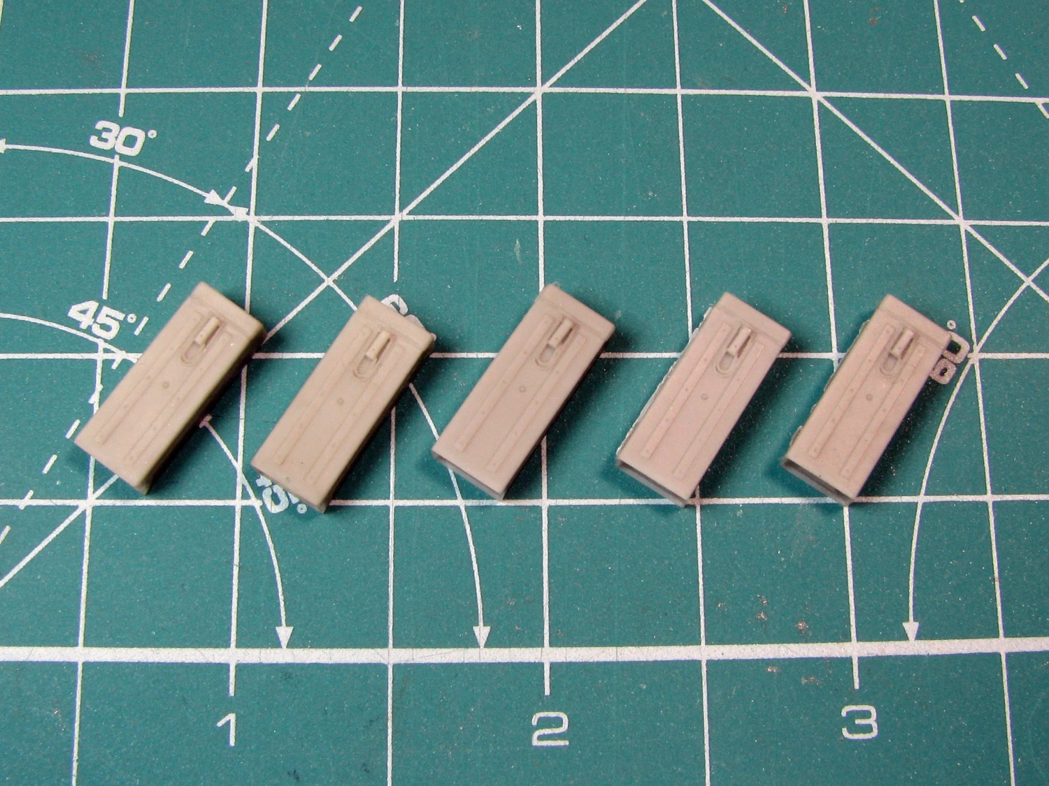 Eureka XXL 1/35 German Metal Ammo Boxes For 7.5 Cm Kw.K.37/Stu.K.37 L/24 E-004 - Image 5
