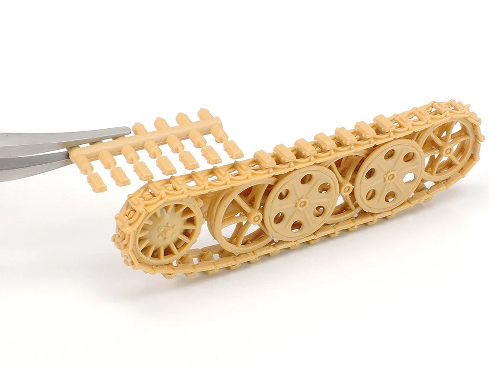 Tamiya 1/35 German Sd.Kfz.2 Kettenkraftrad Mid 35377 - Image 10