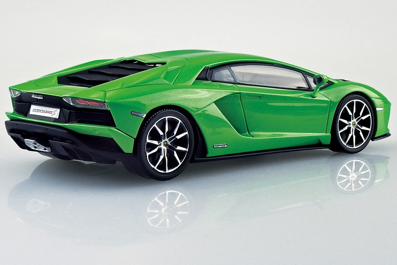 Aoshima Snap Kit 1/32 Lamborghini Aventedor S Pearl Green 063484 - Image 3