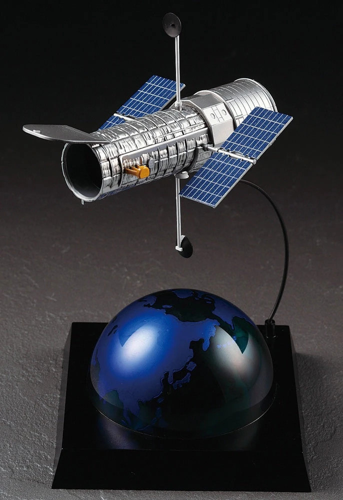 Hasegawa 1/200 Hubble Space Telescope 20th Anniversary Of Renovation 52326 - Image 3