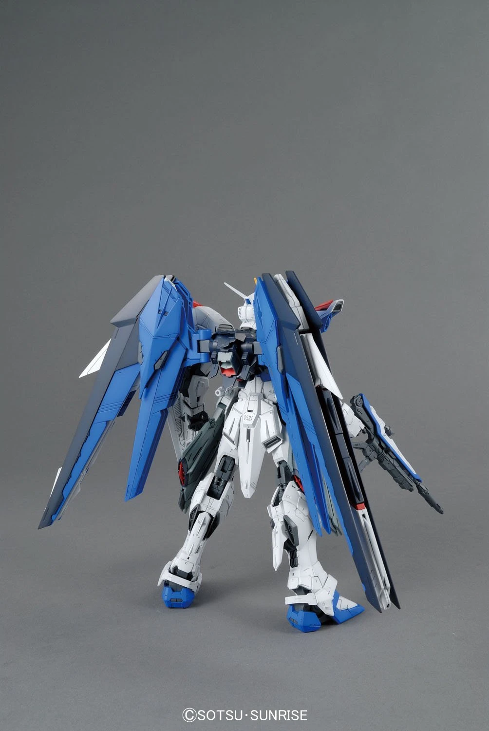Bandai 1/100 MG Freedom Gundam X10A 02048883 - Image 4