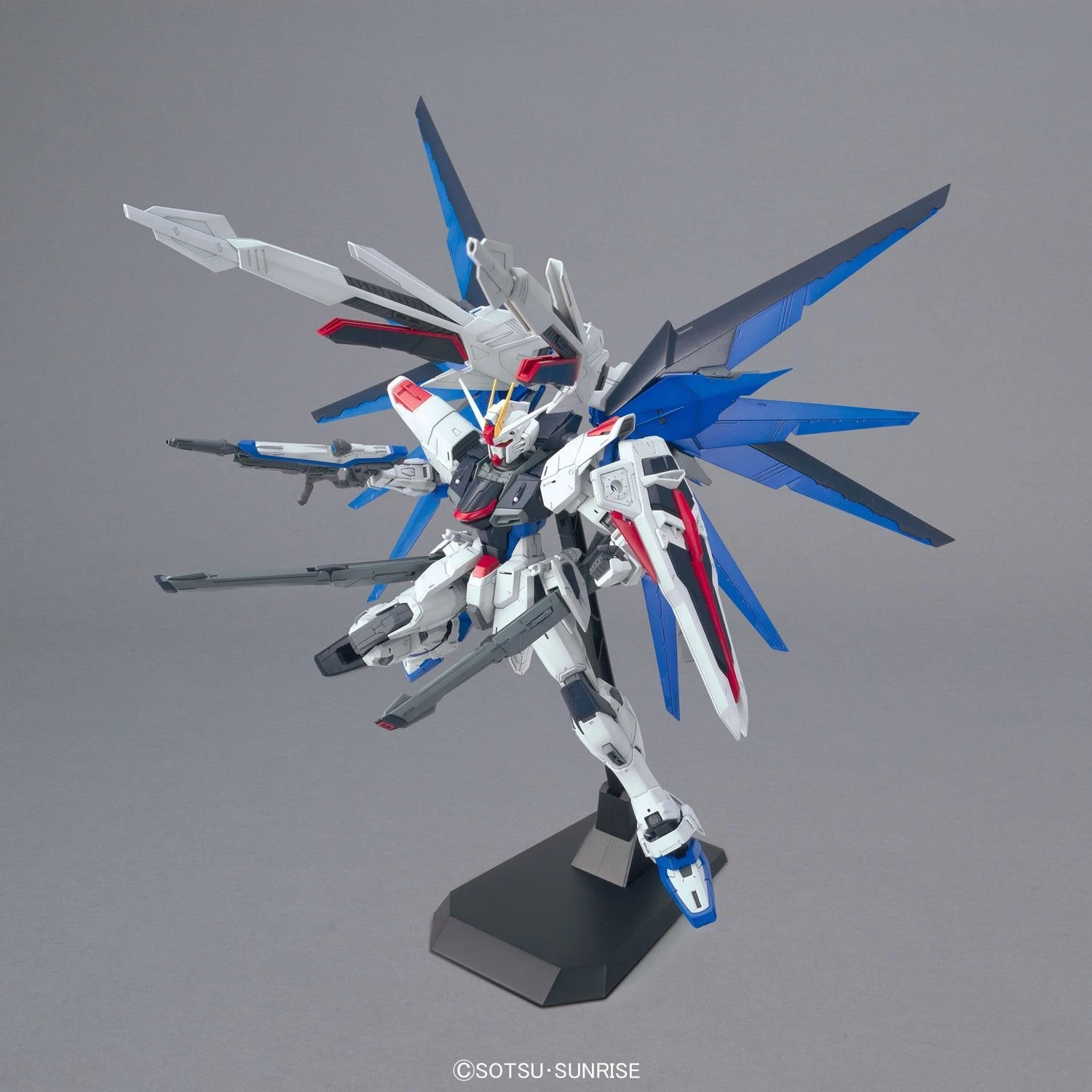 Bandai 1/100 MG Freedom Gundam X10A 02048883 - Image 5