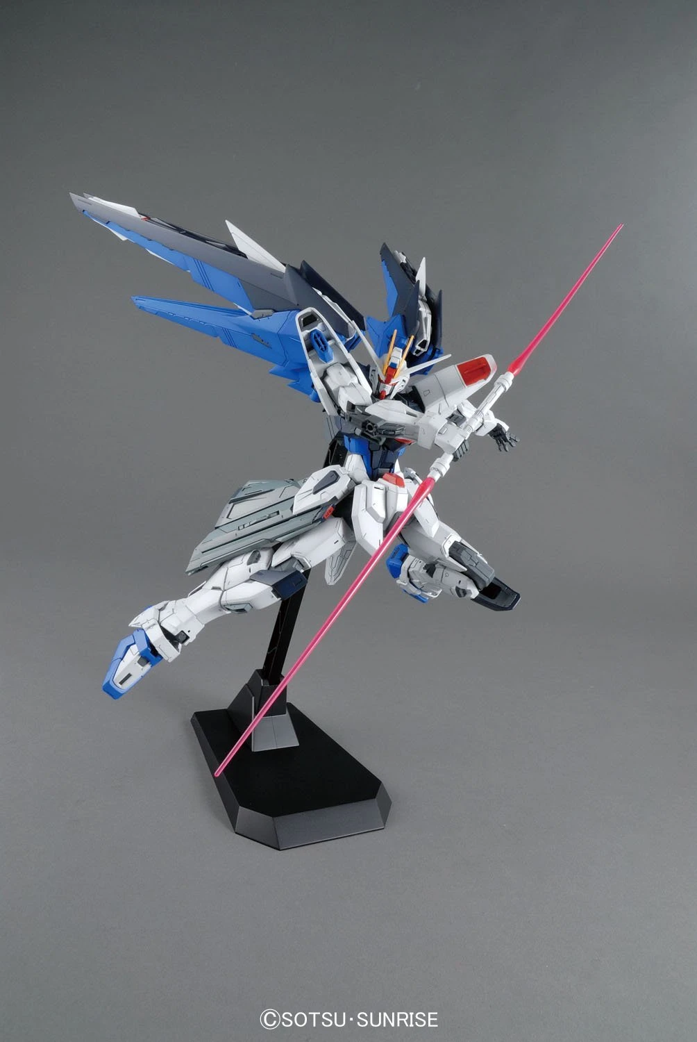 Bandai 1/100 MG Freedom Gundam X10A 02048883 - Image 8